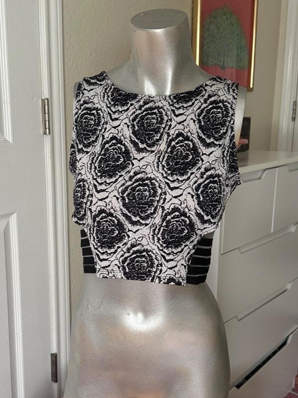 Vintage Route Floral Rose Print Side Cutout Crop Top